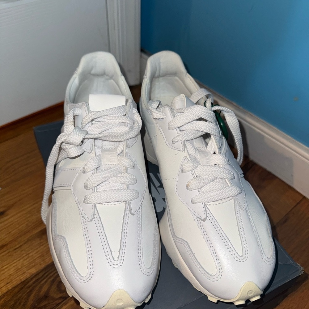 New Balance 327 White Leather - Size 9.5 Men and 11 Women Unisex - Picture 2 of 7